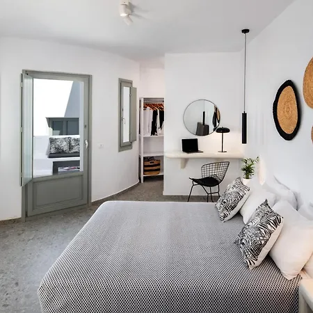 Seven 4* Imerovigli (Santorini)