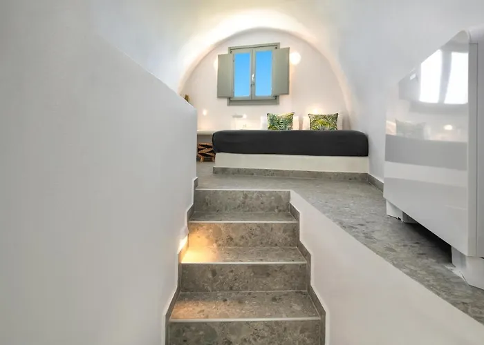 Seven Imerovigli (Santorini)