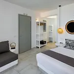 Aparthotel Seven 4*