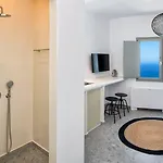 Seven Aparthotel 4*